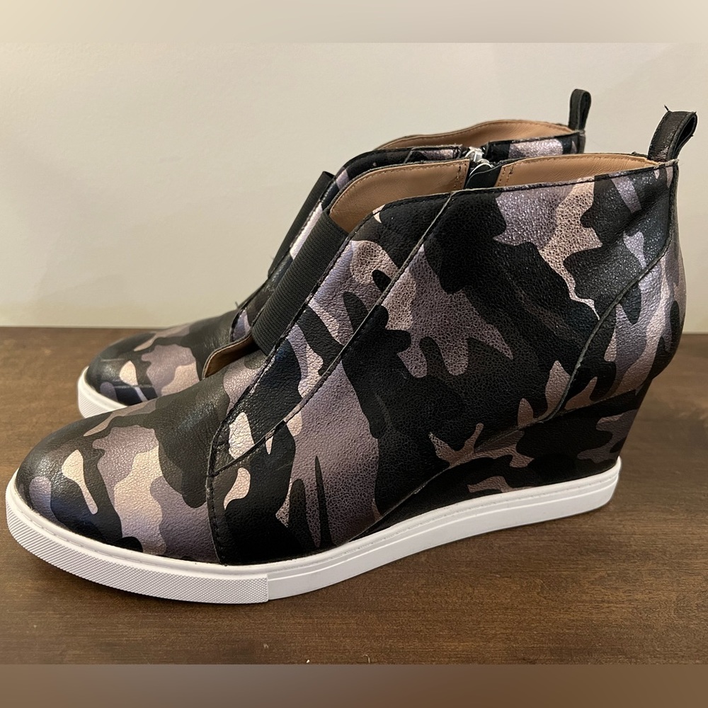 New Linea Paola Metallic Wedge Camo Sneakers Pull On Slip On Shoes sz 12